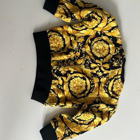 Versace sweater - Picture 6 of 9